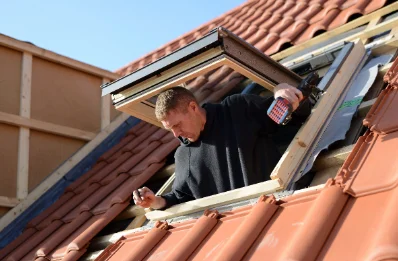 Pose de fenêtres de toit Velux à Maizicourt